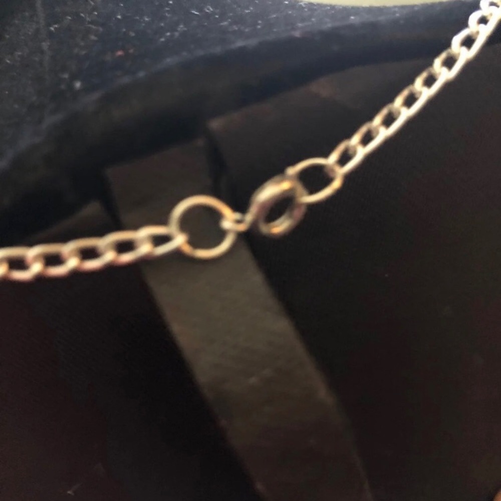 ARROW PENDANT ON HANDMADE NECKLACE - Picture 3 of 3